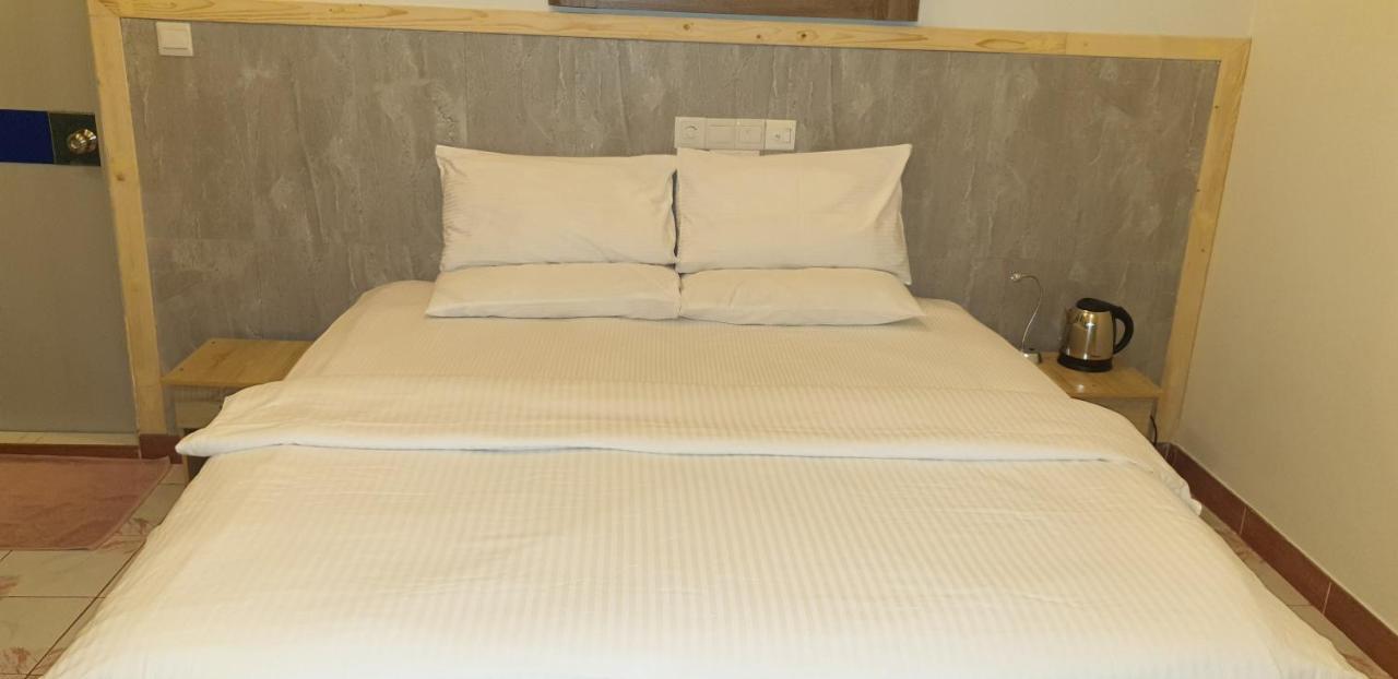 Gurus Maldives At Gulhi Island Hotel Exterior foto
